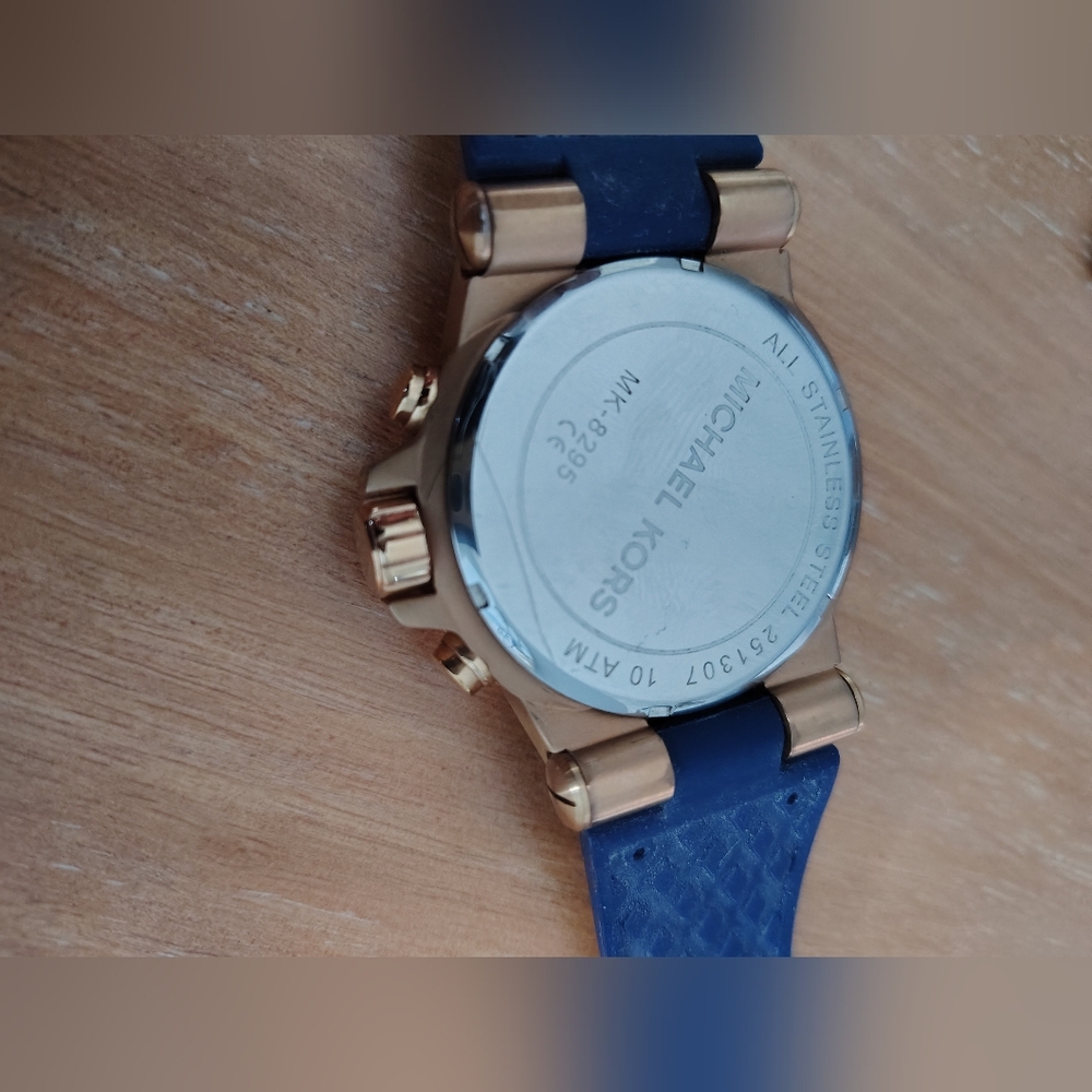 Mk 8295 Rose Gold with blue rubber band - Picture 5 of 5